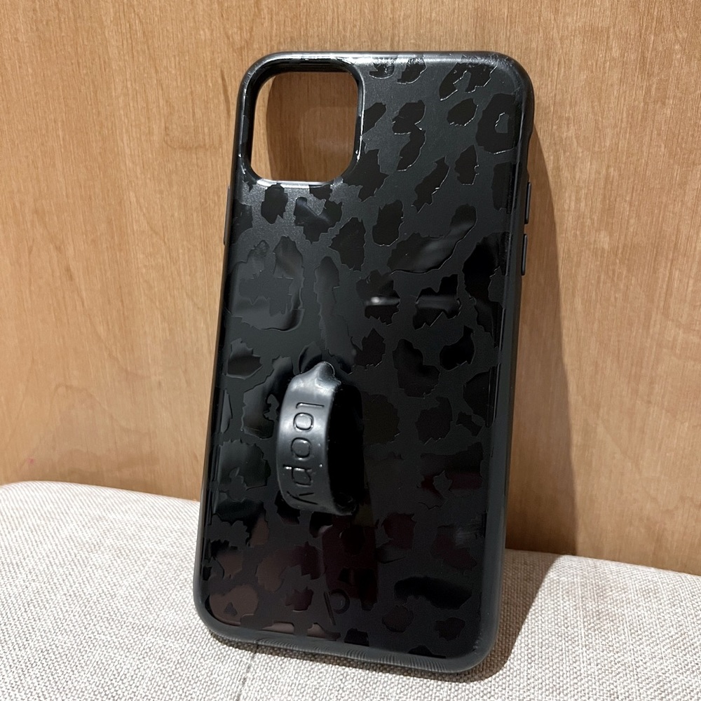 Midnight Leopard Loopy Case iPhone 11 Max Pro